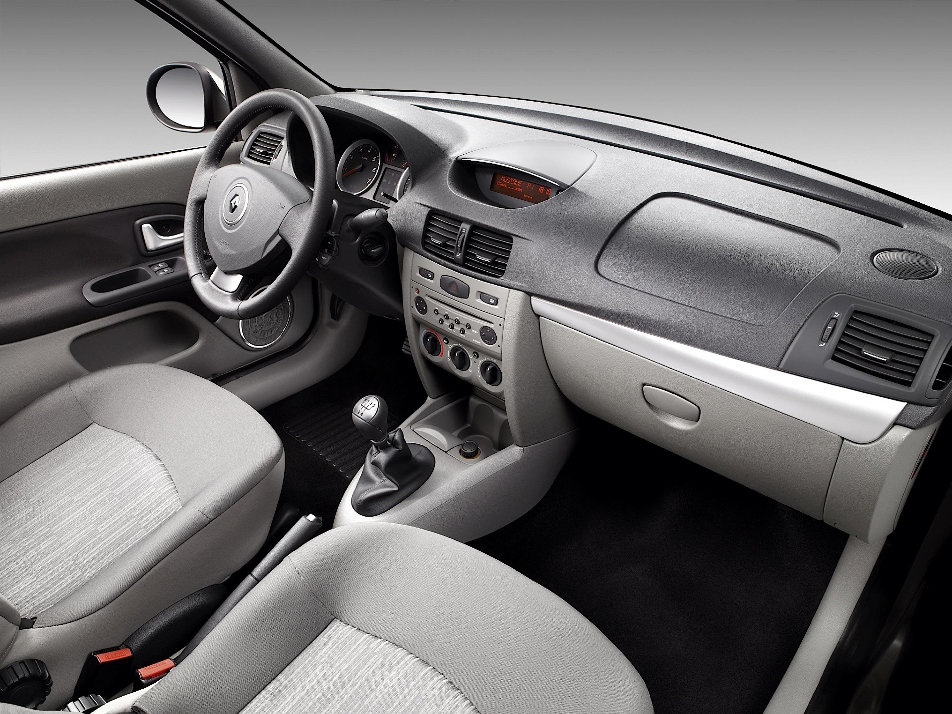 Renault Clio Symbol / Thalia photo 47