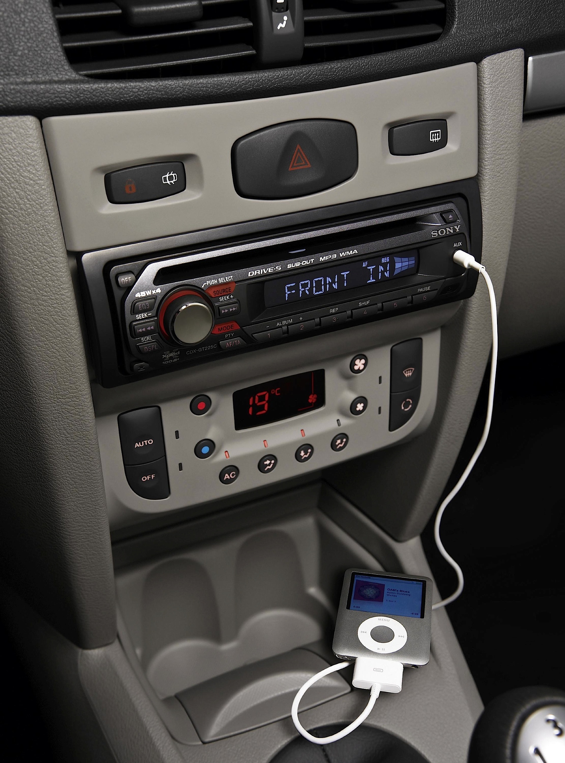 Renault Clio Symbol / Thalia photo 56