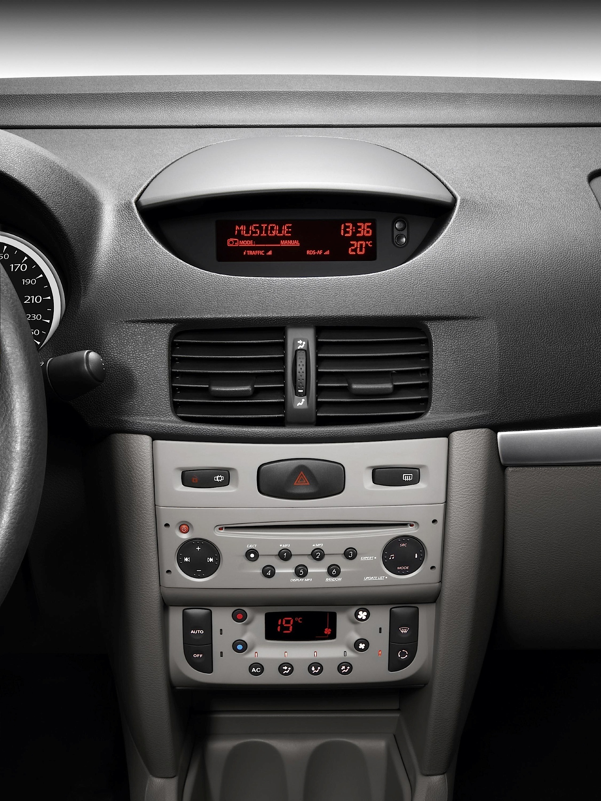 Renault Clio Symbol / Thalia photo 63