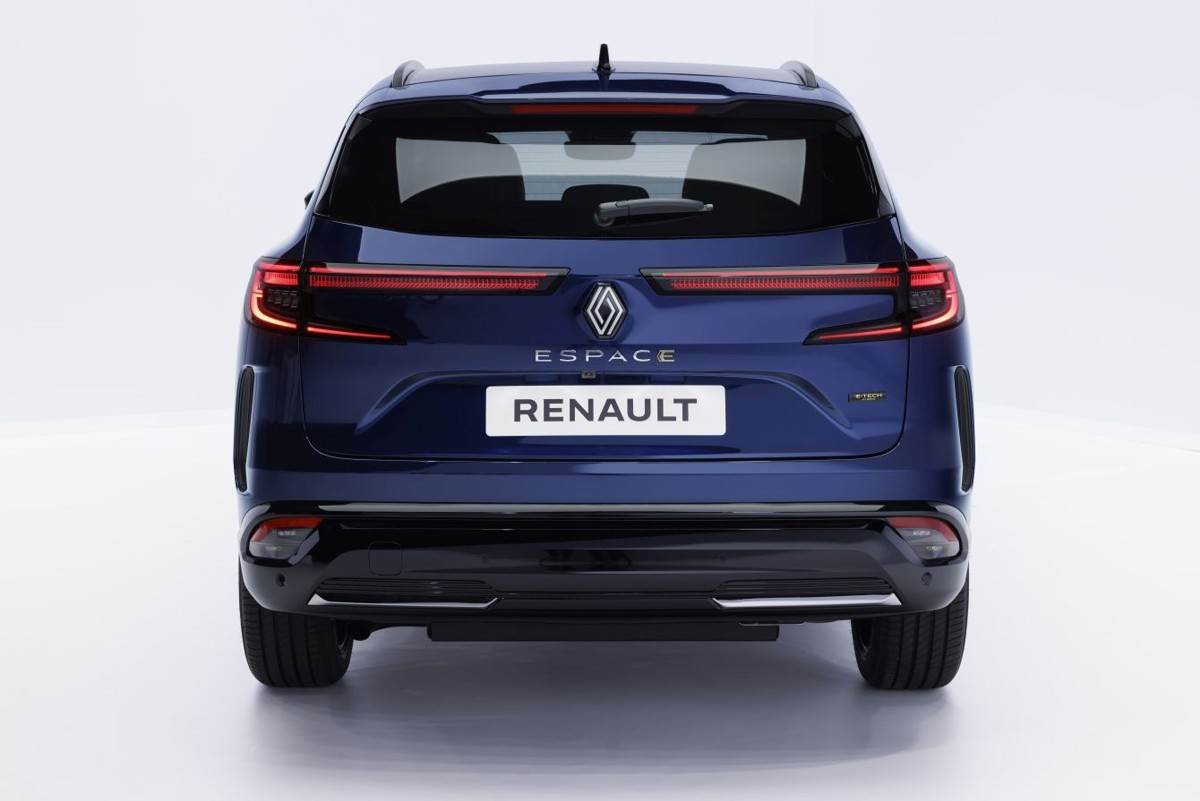 Renault RENAULT Grand Espace 2.0L dCi 6AT FWD (150 HP)