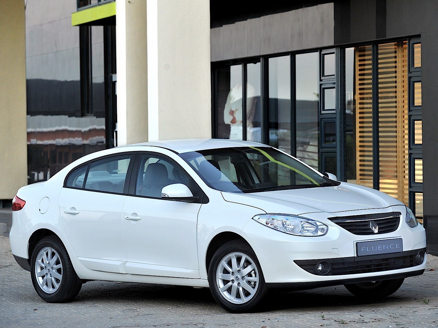 Renault Fluence photo 30