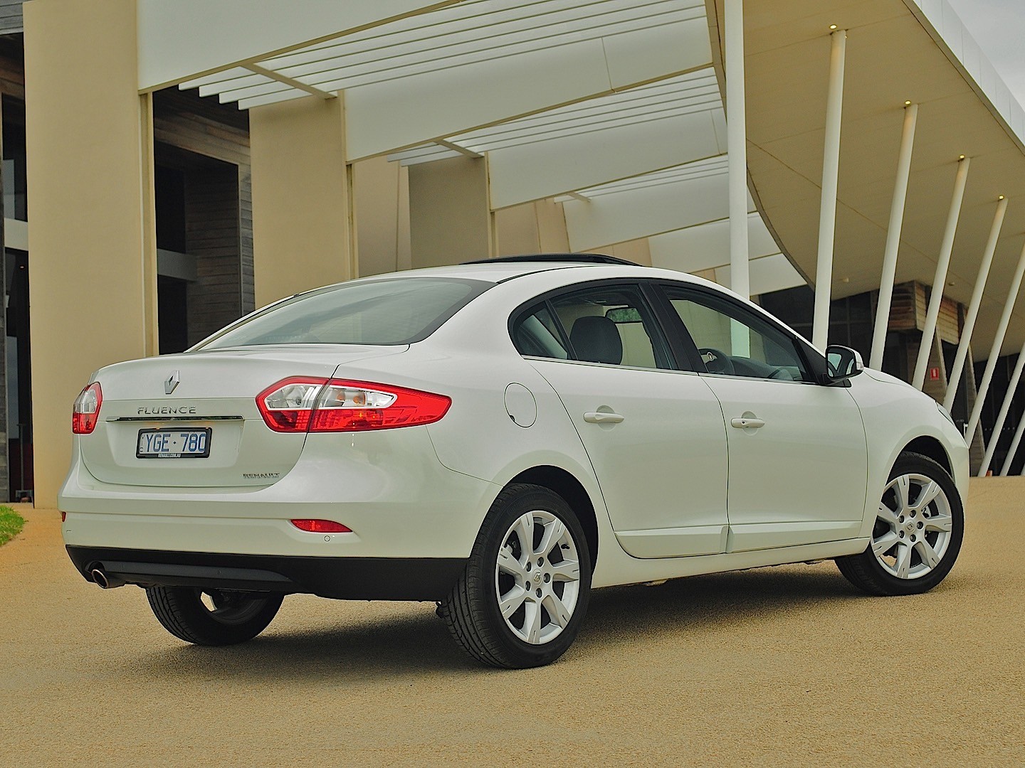 Renault Fluence photo 32