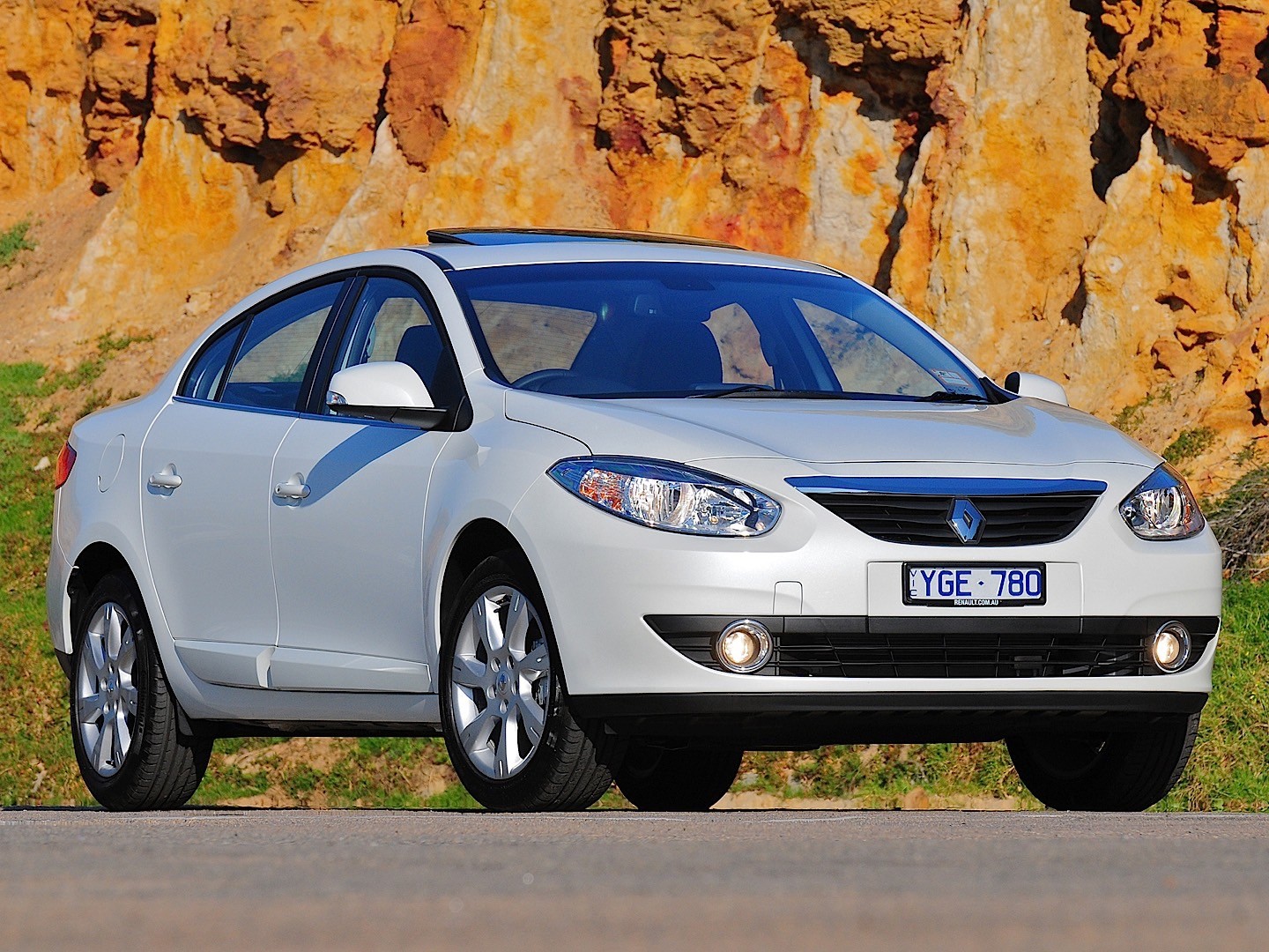 Renault Fluence photo 40