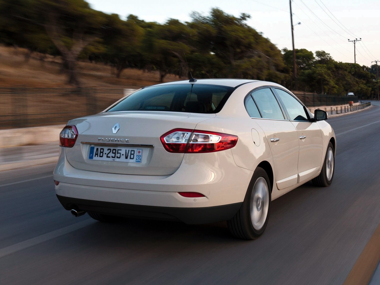 Renault Fluence photo 26