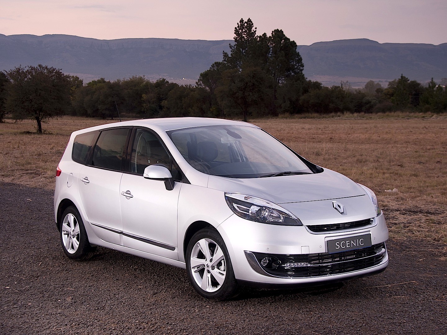 Renault Grand Scenic photo 13