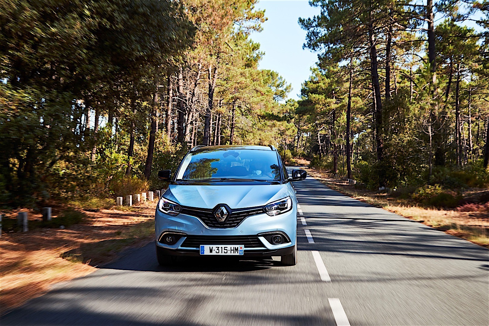 Renault Grand Scenic photo 17