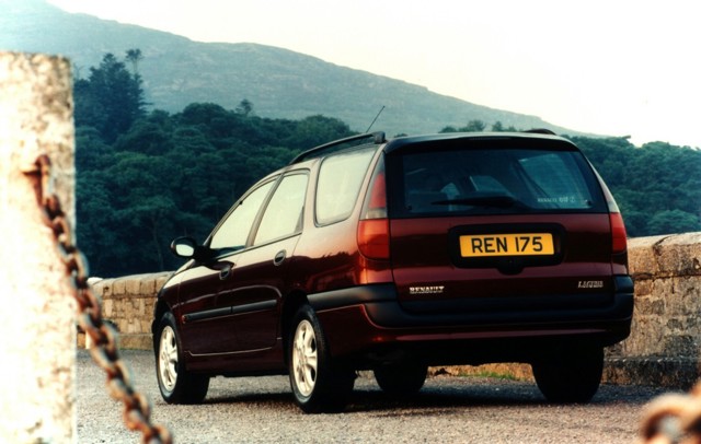 Renault Laguna Estate photo 3