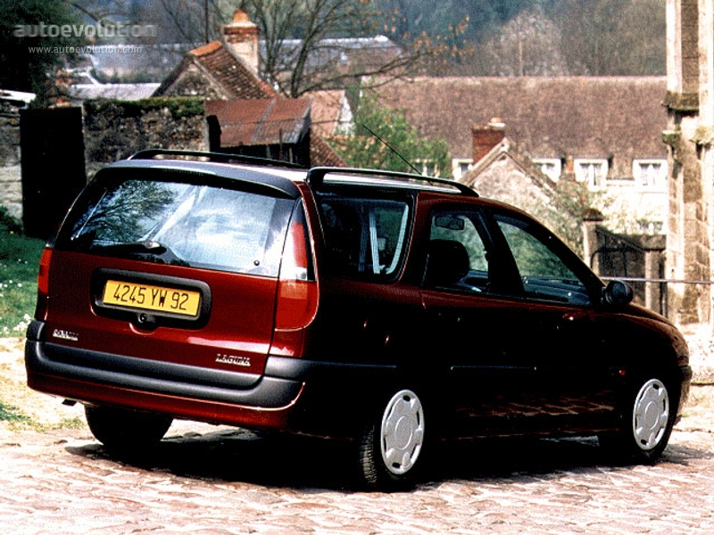 Renault Laguna Estate photo 2