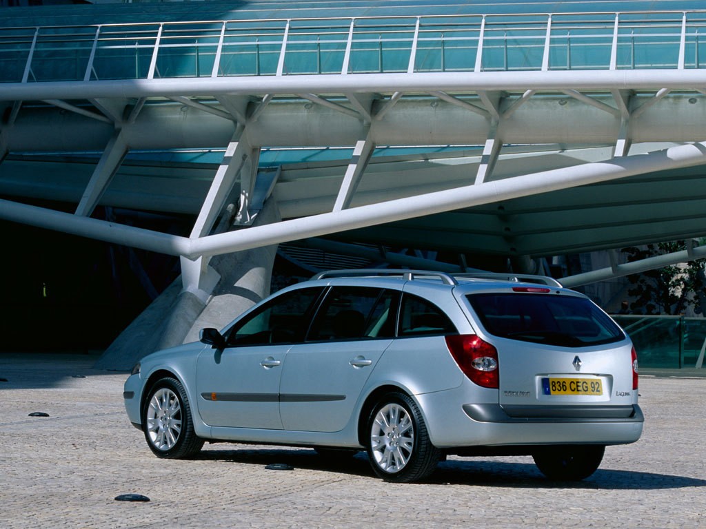 Renault Laguna Estate photo 21