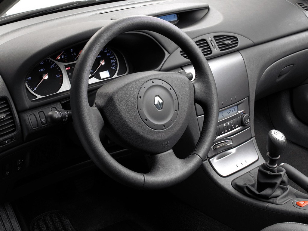 Renault Laguna Estate photo 31