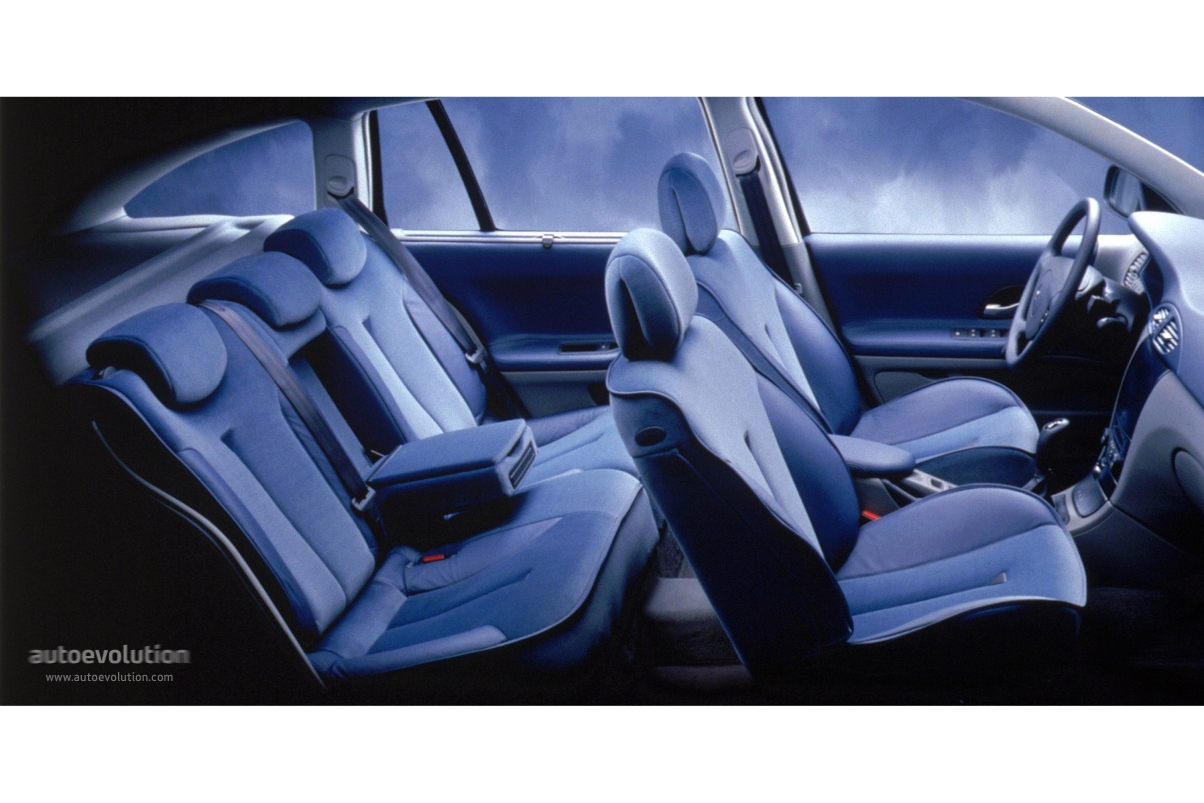 Renault Laguna Estate photo 30