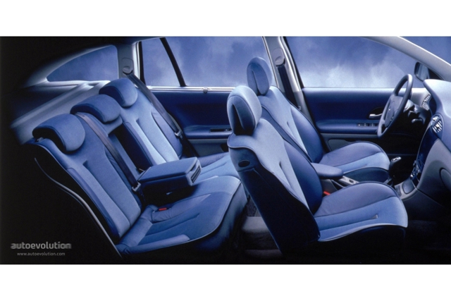 Renault Laguna Estate photo 30