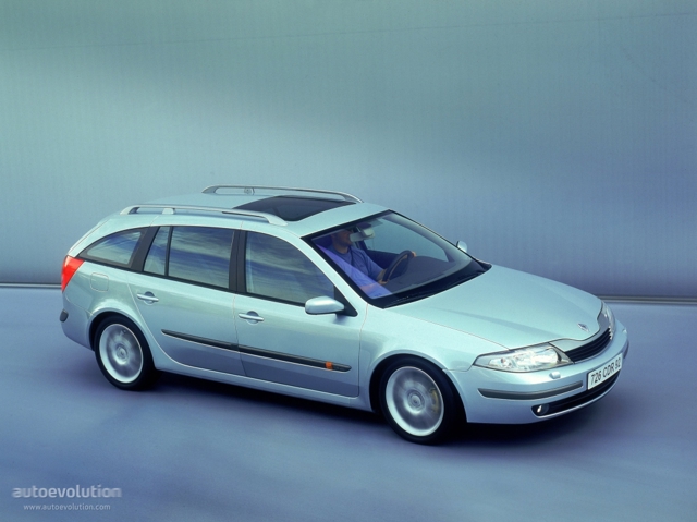 Renault Laguna Estate photo 1