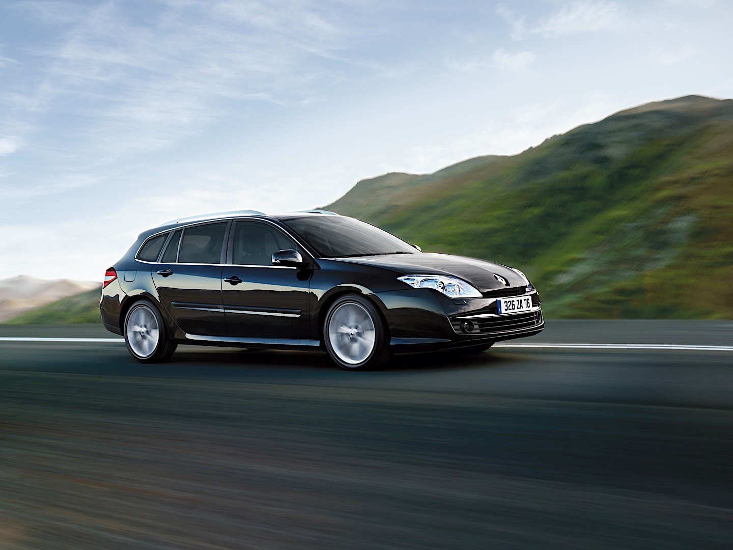 Renault Laguna Estate photo 16