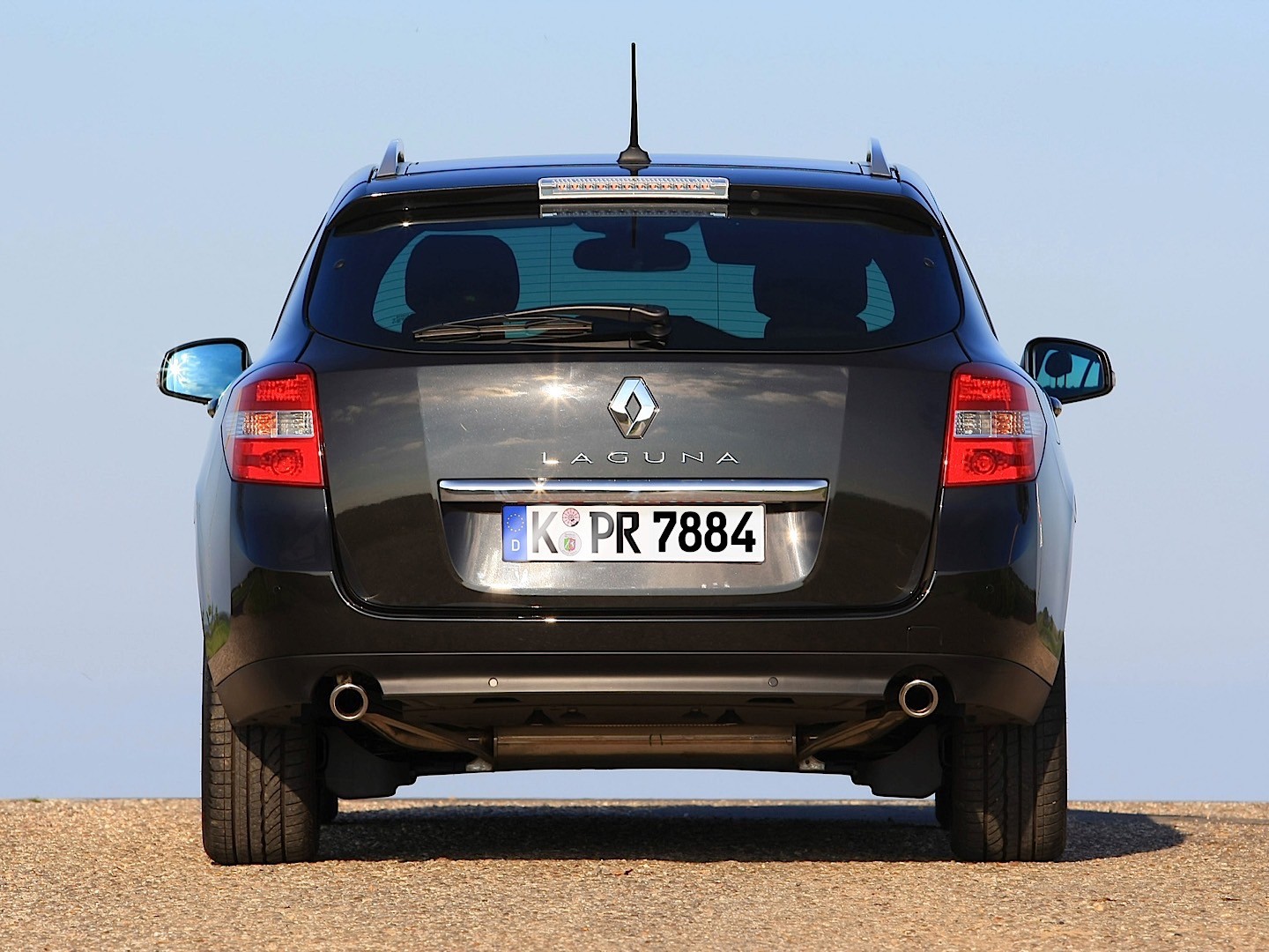 Renault Laguna Estate photo 17