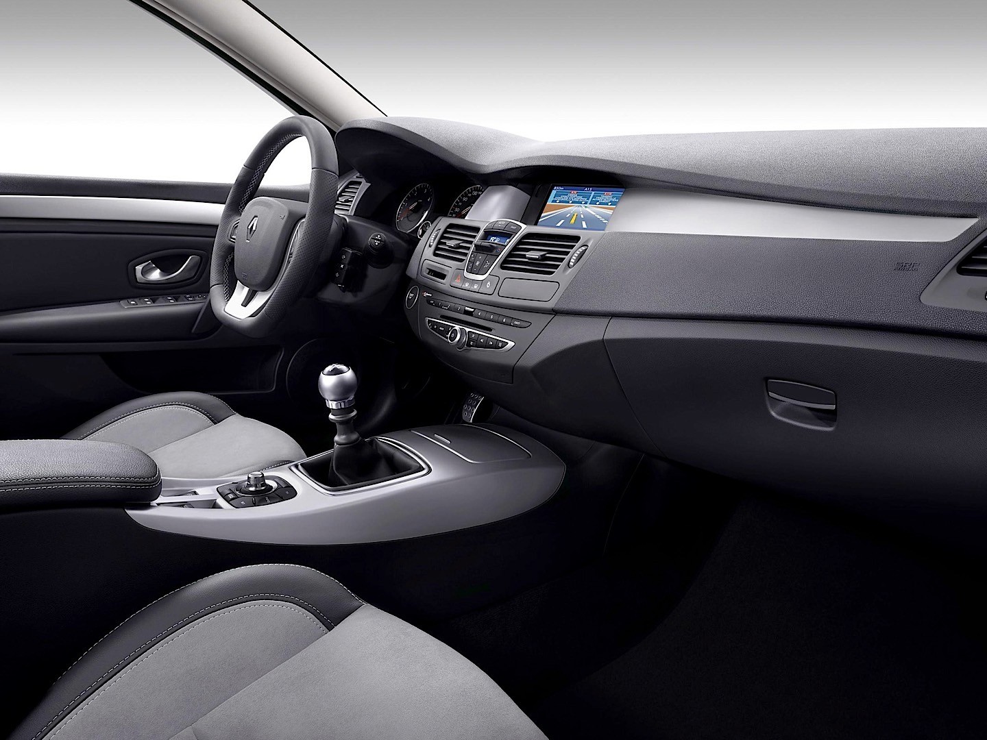 Renault Laguna Estate photo 31