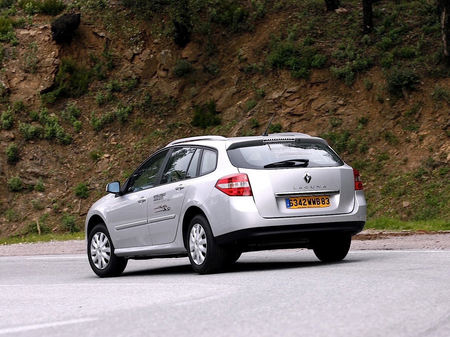 Renault Laguna Estate photo 3