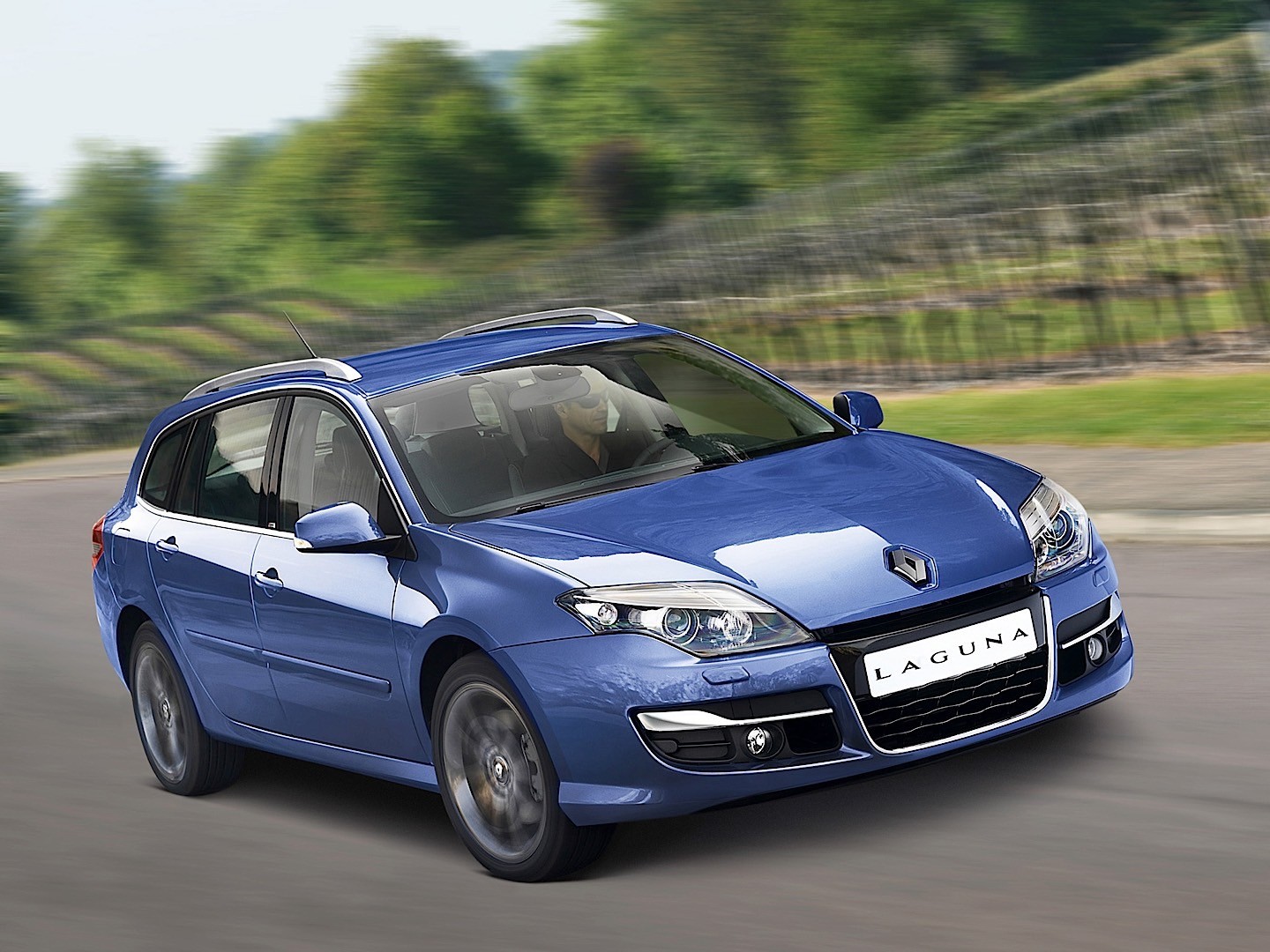 Renault Laguna Estate photo 7
