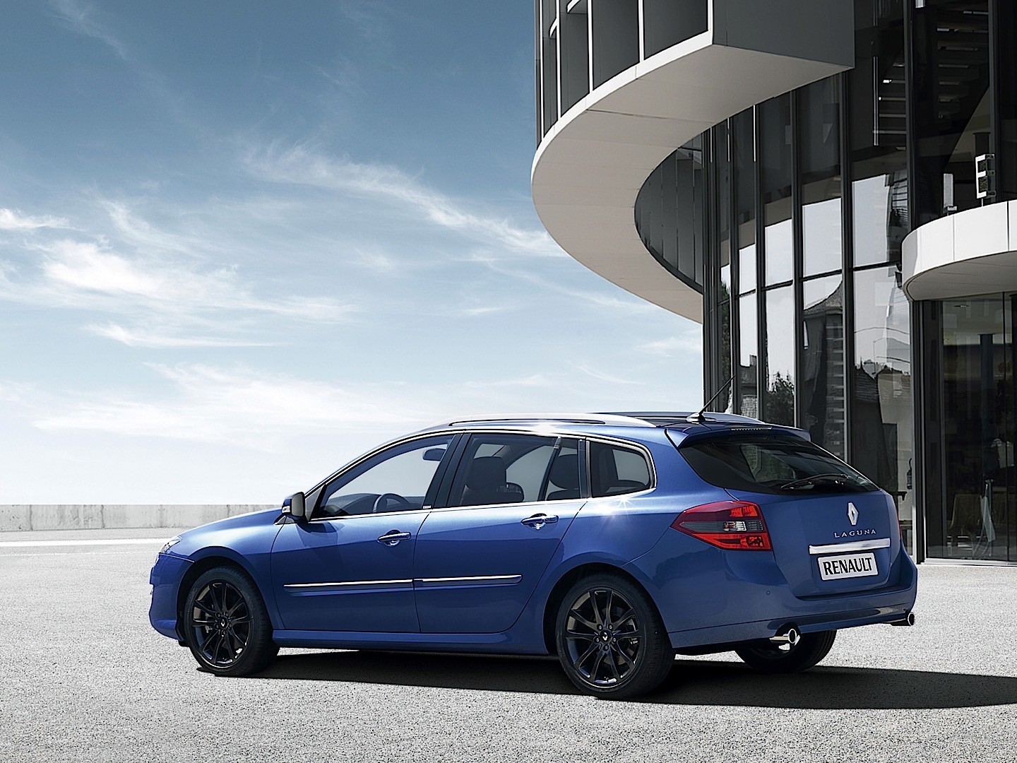 Renault Laguna Estate photo 14