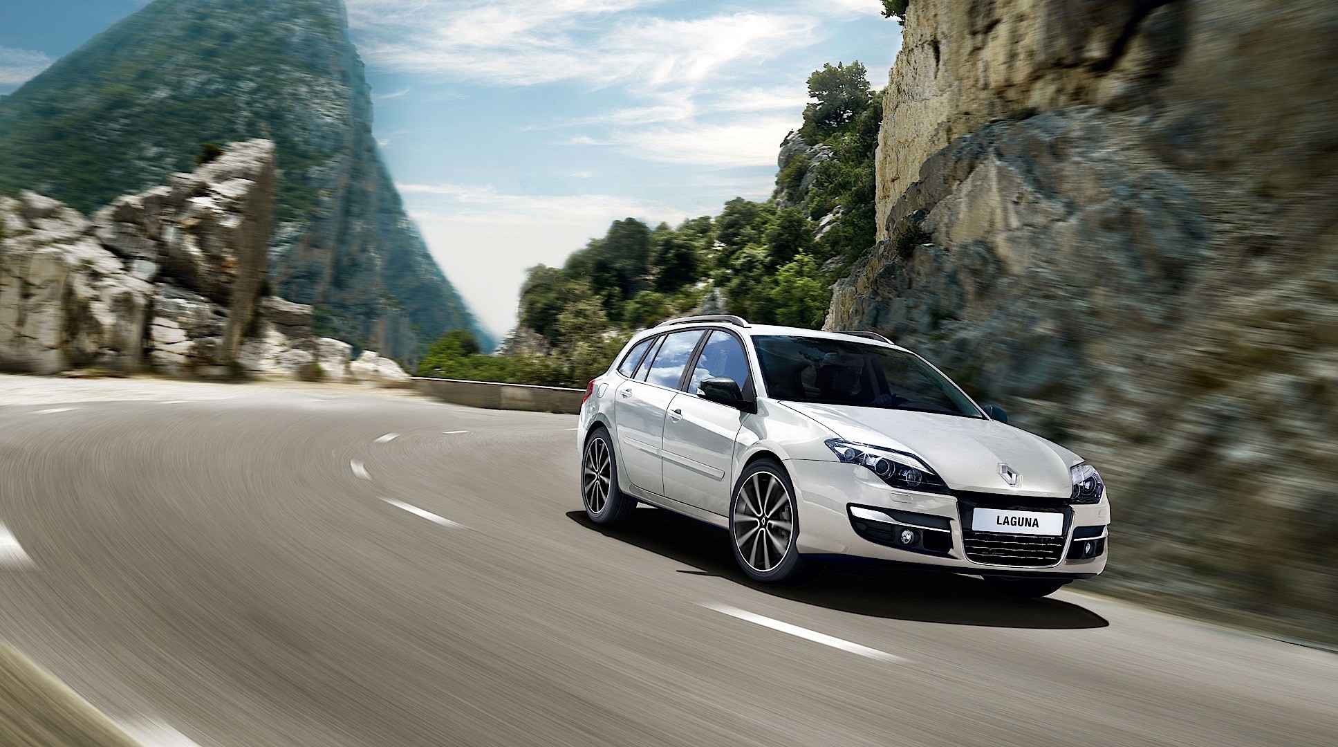 Renault Laguna Estate photo 21