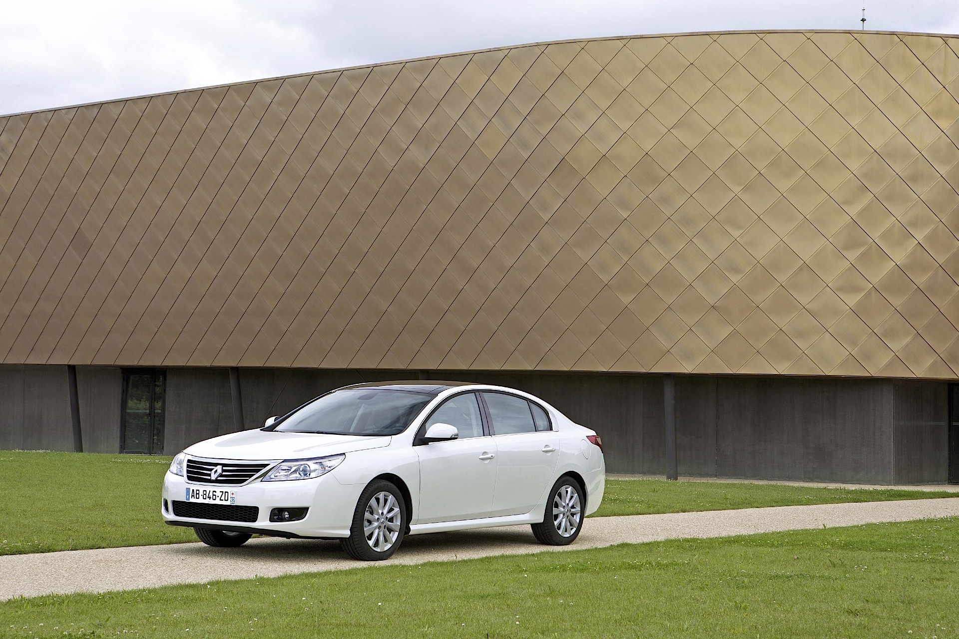 Renault Latitude photo 6