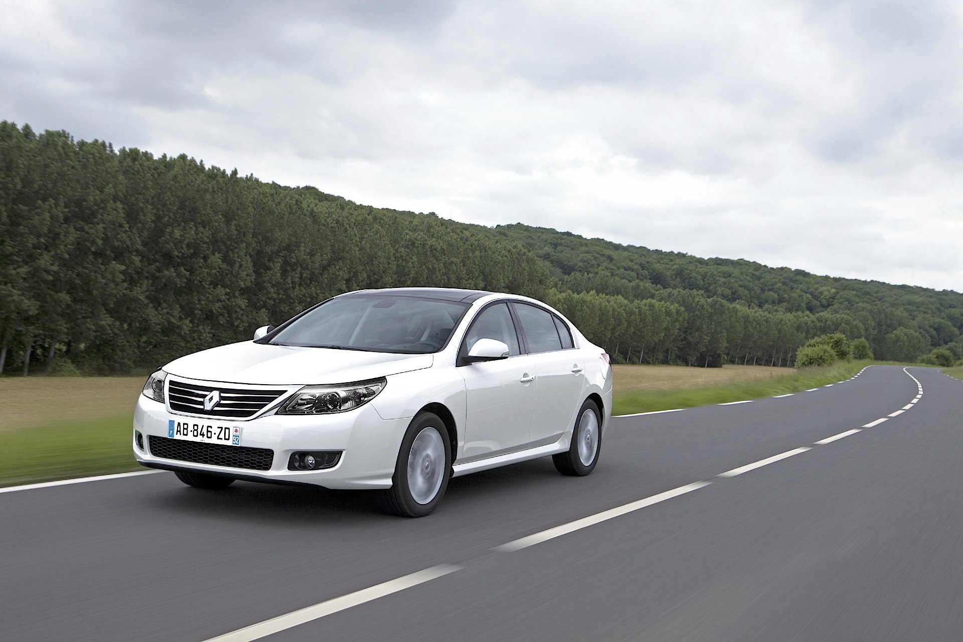 Renault Latitude photo 16