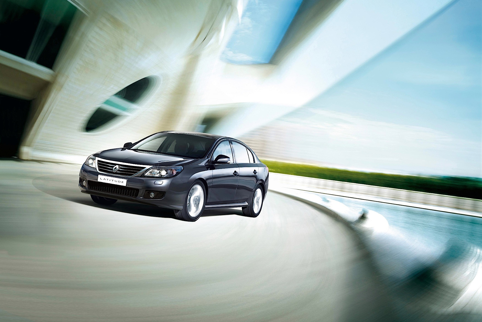 Renault Latitude photo 32