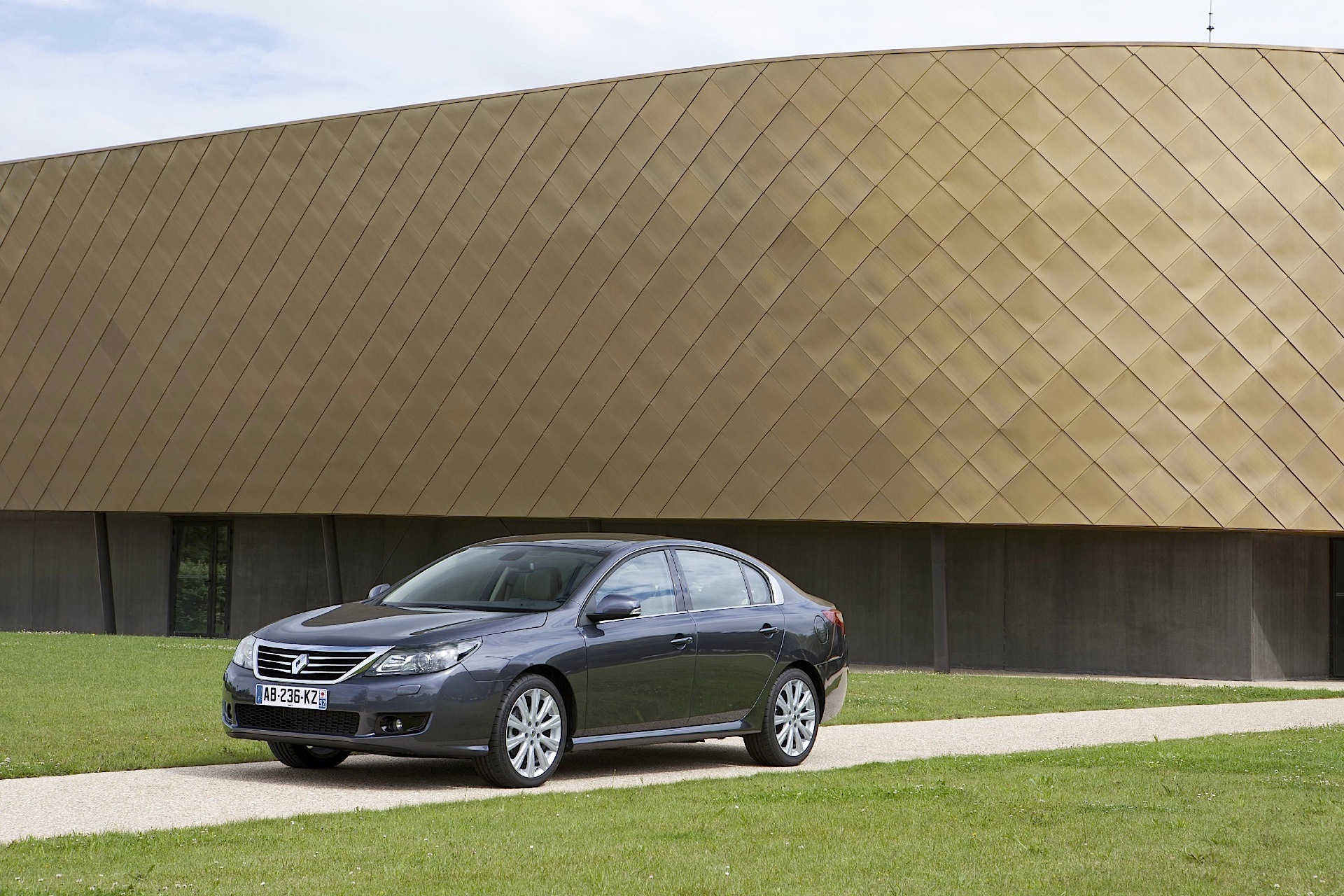 Renault Latitude photo 35