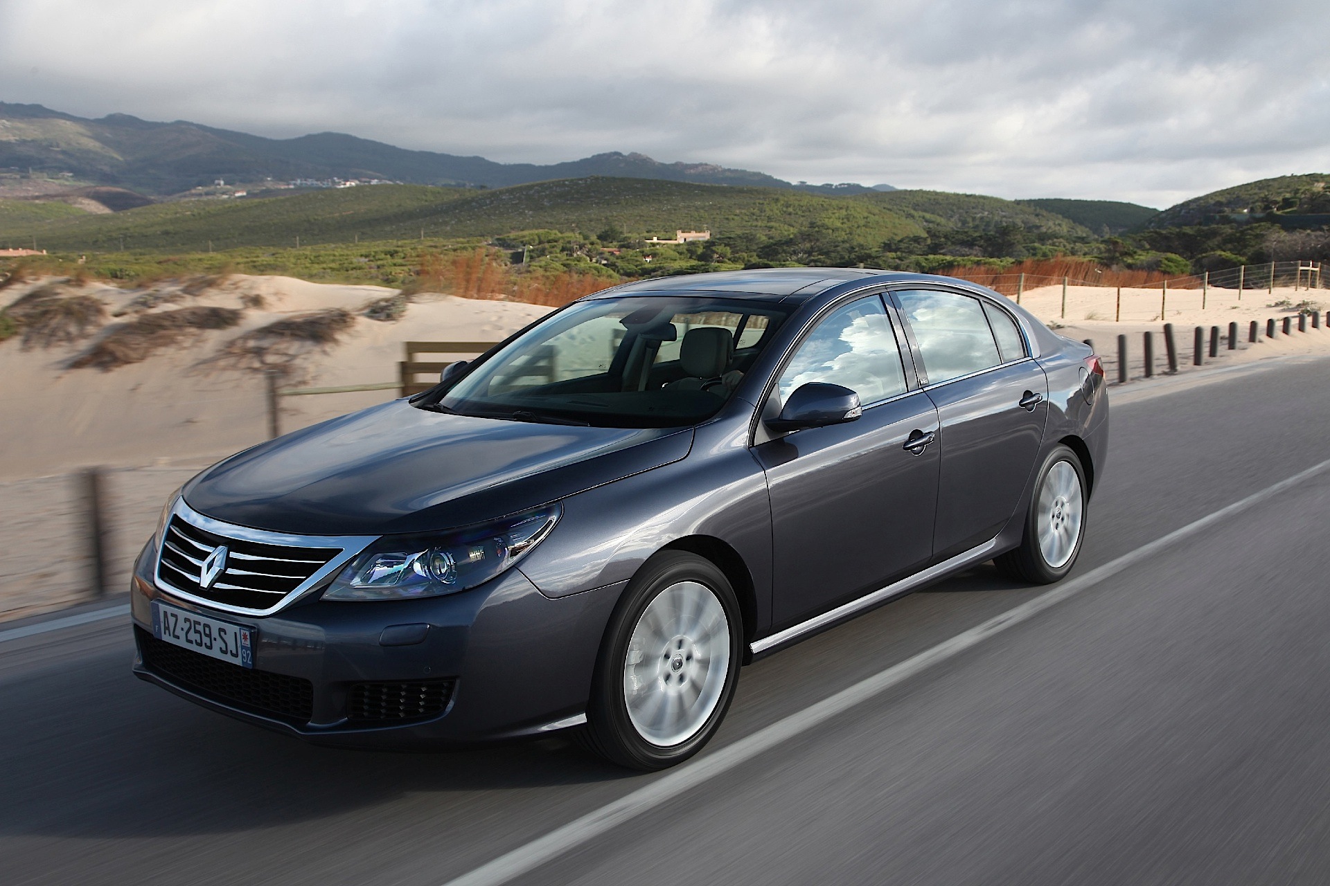 Renault Latitude photo 45