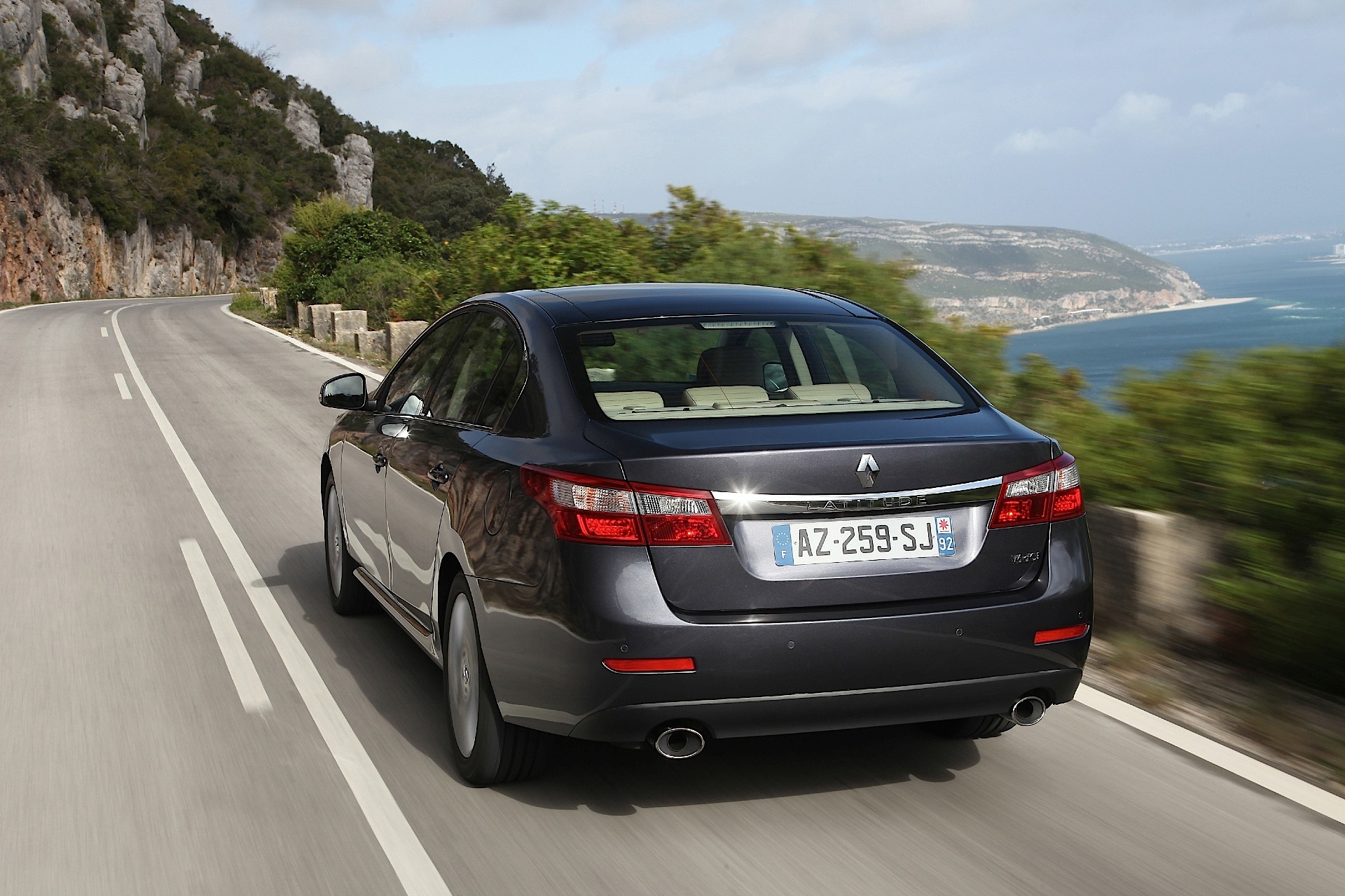 Renault Latitude photo 46