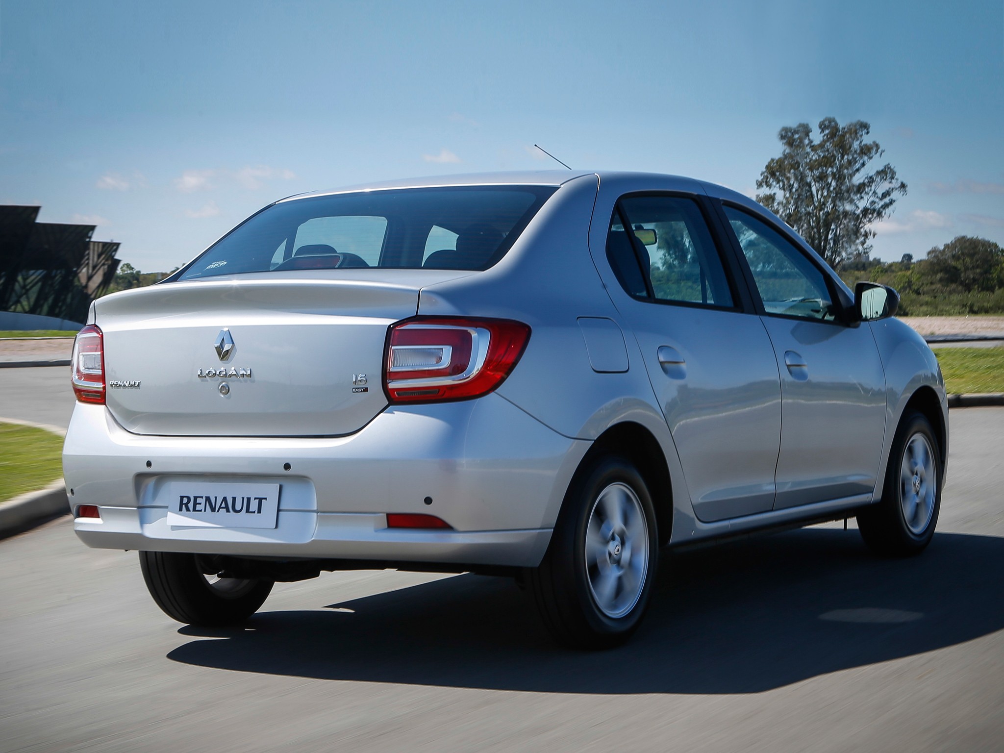 Renault Logan photo 6