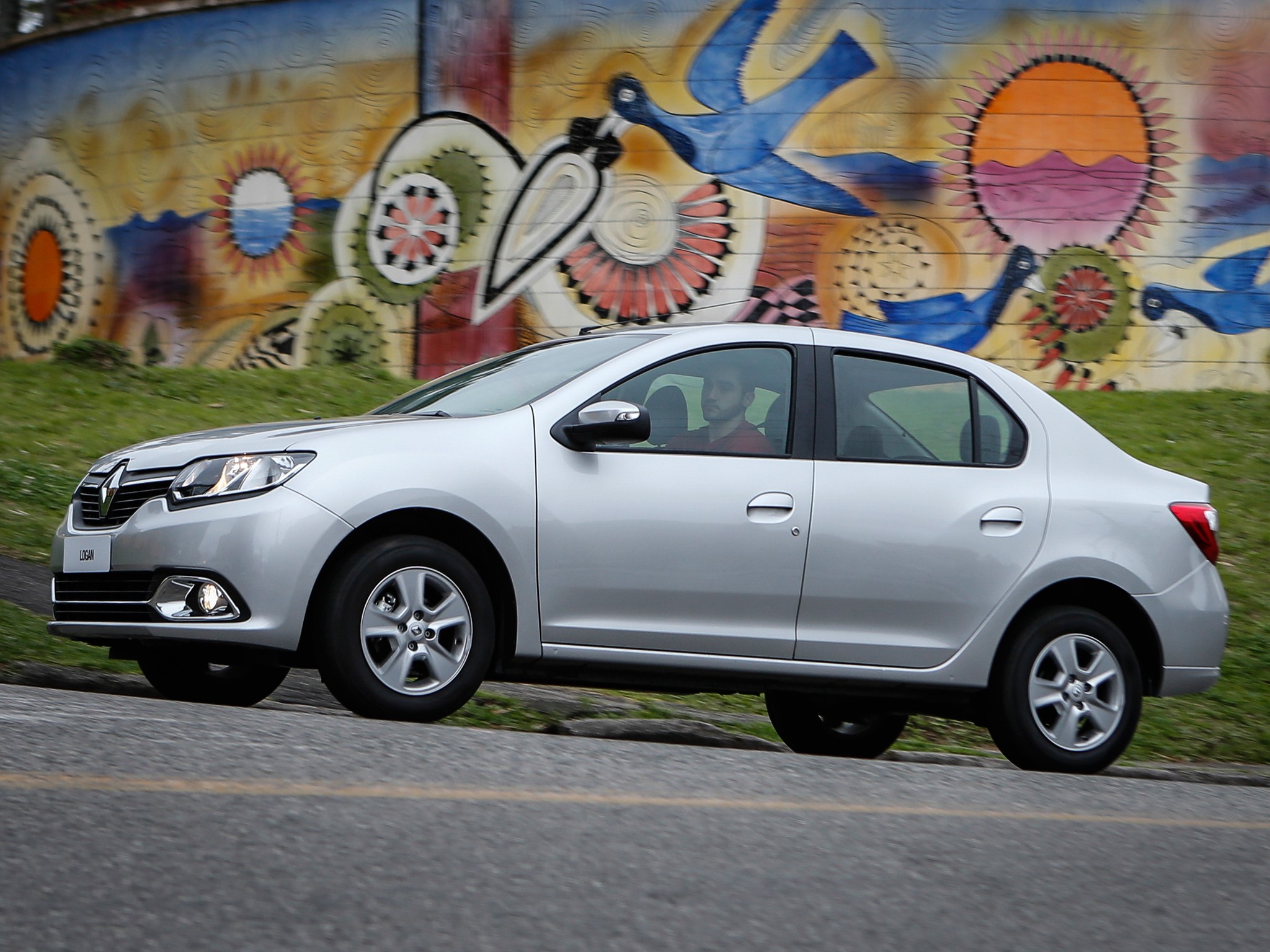 Renault Logan photo 10