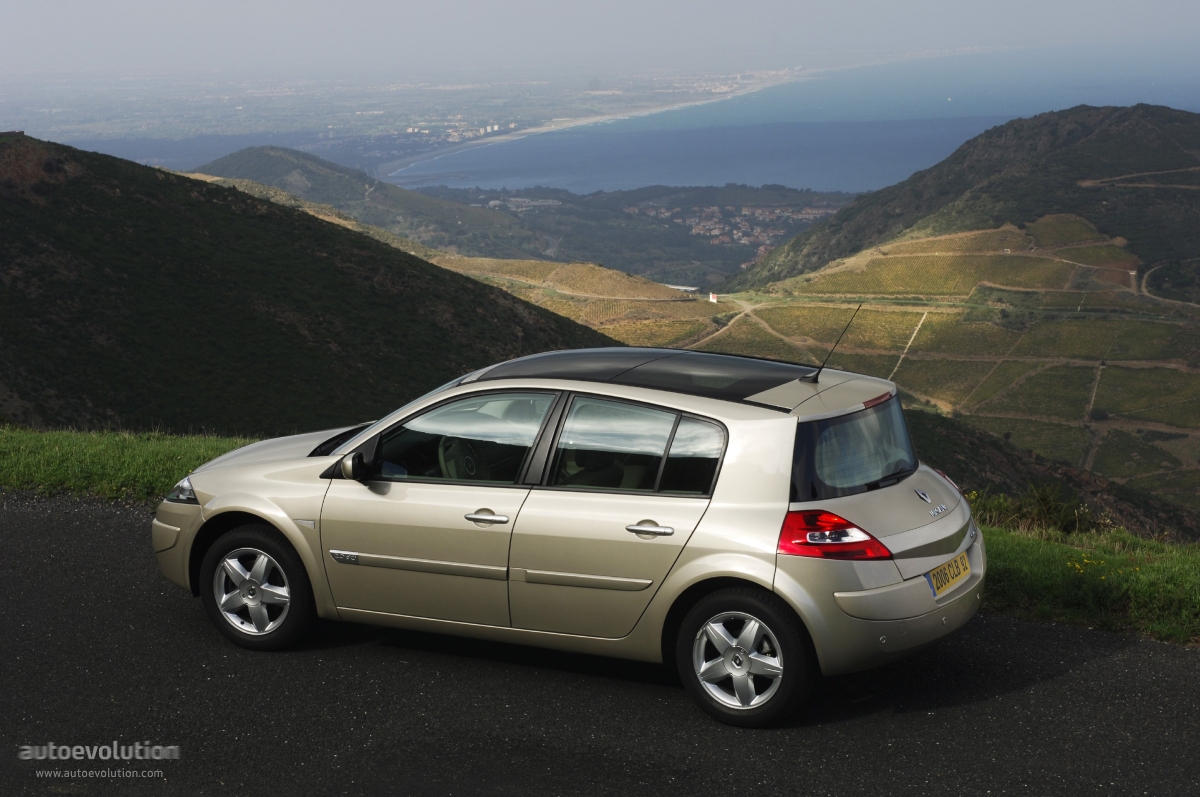 Renault Megane 5 Doors photo 2