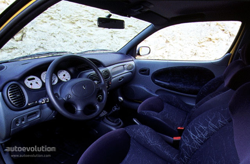 Renault Megane Coupe photo 9