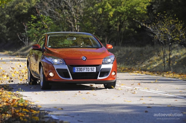 Renault Megane Coupe photo 20