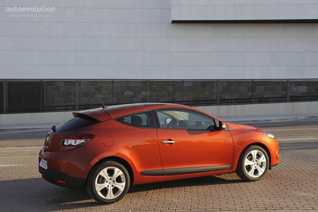 Renault Megane Coupe photo 28