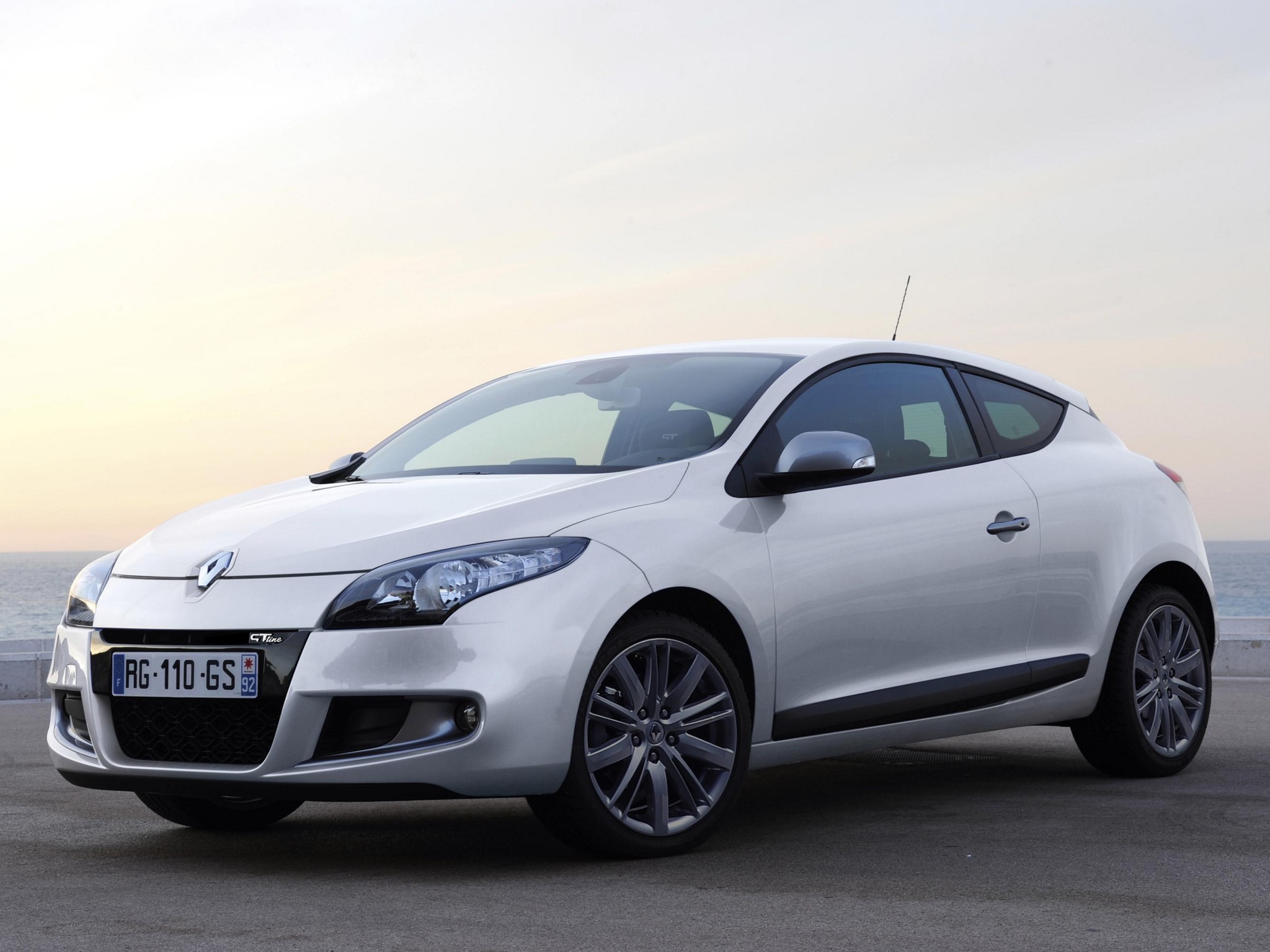 Renault Megane Coupe photo 11