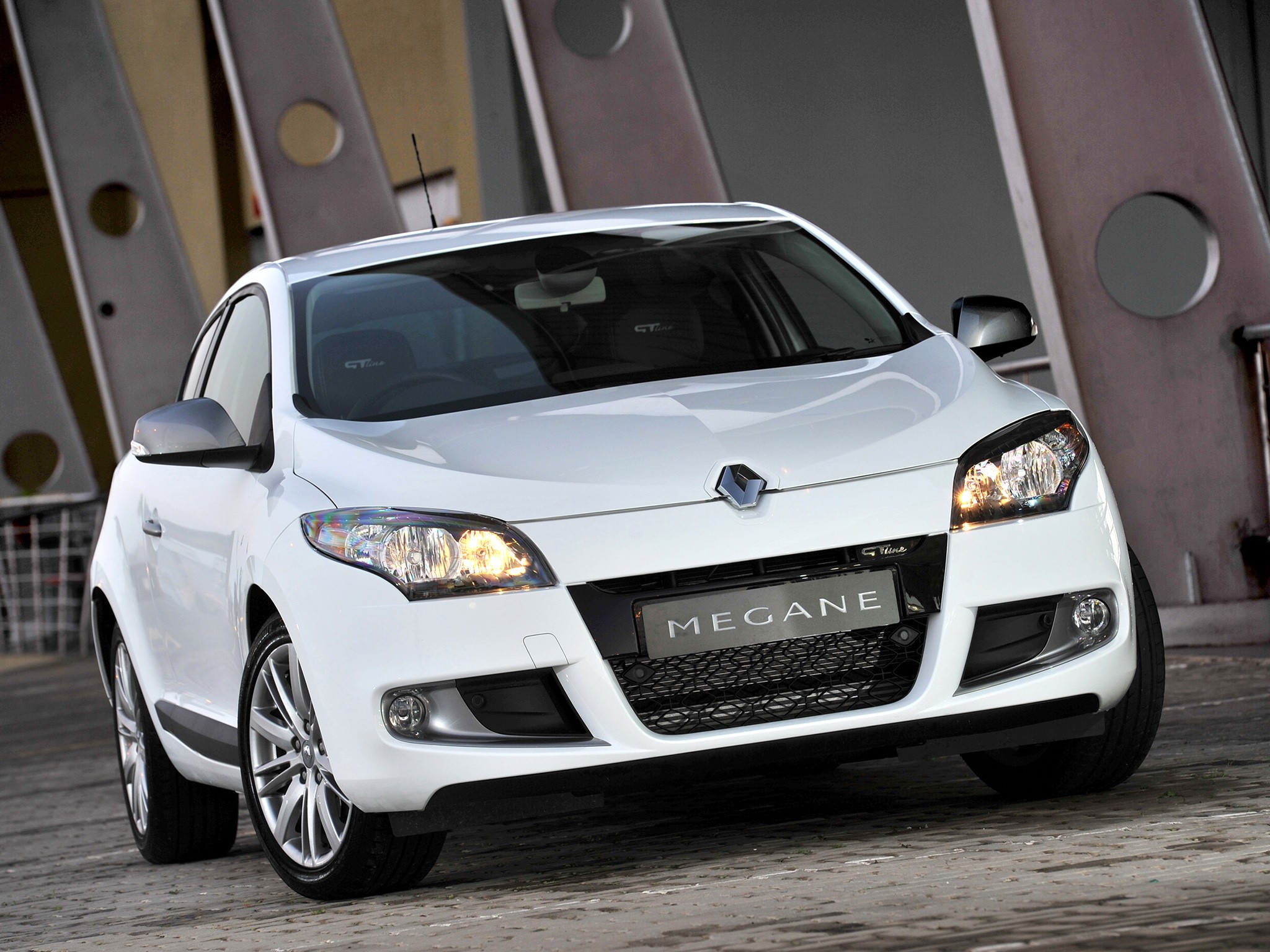 Renault Megane Coupe photo 8