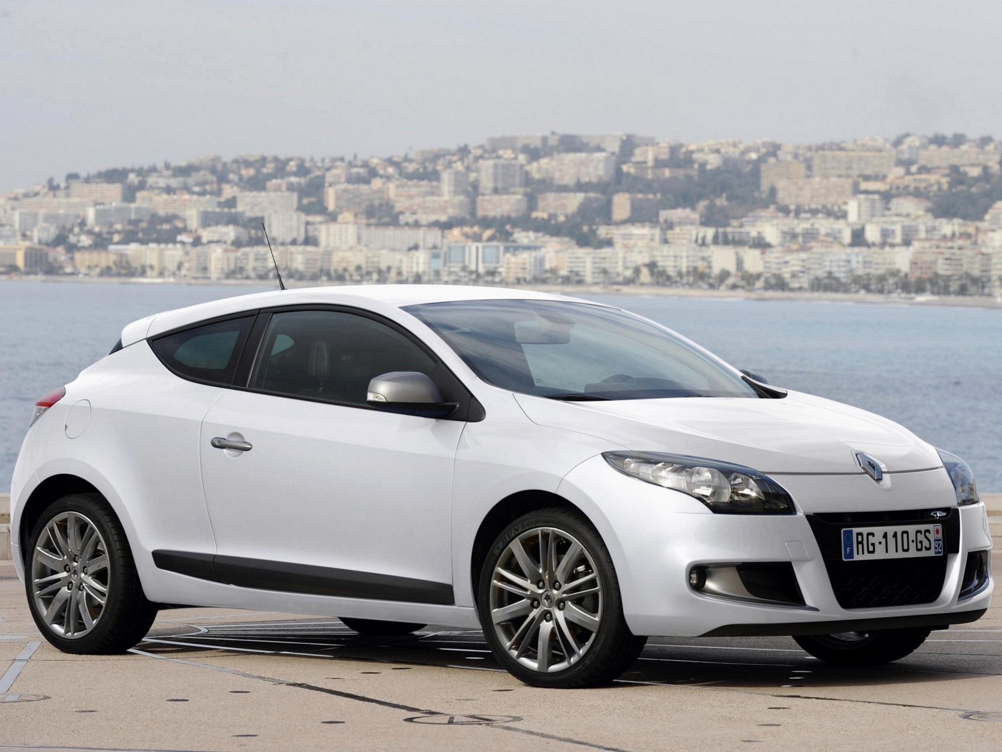 Renault Megane Coupe photo 9