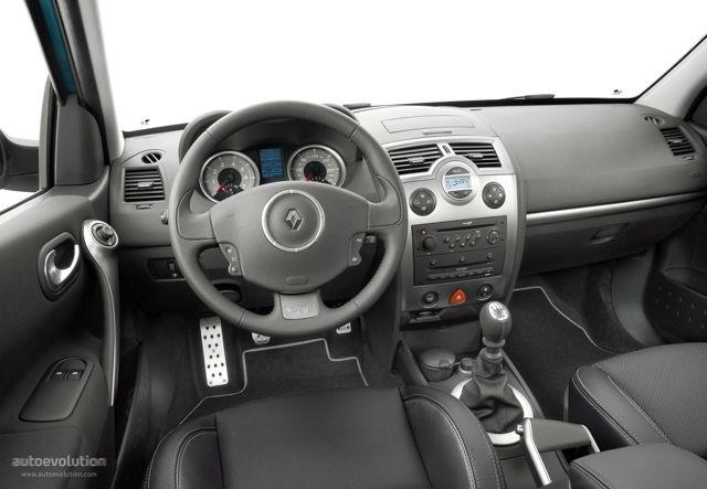 Renault Megane Coupe photo 6