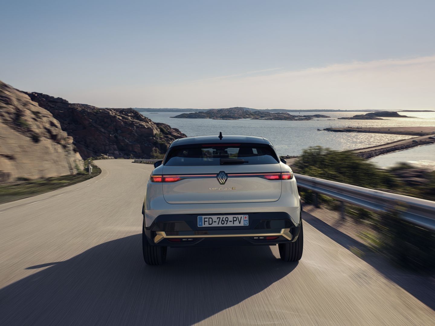 Renault Megane E-Tech photo 14