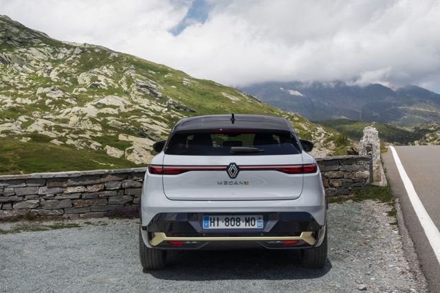 Renault Megane E-Tech photo 24