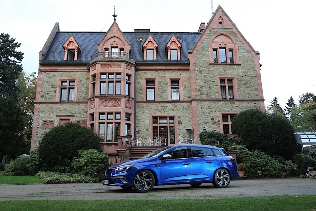 Renault Megane Estate photo 3