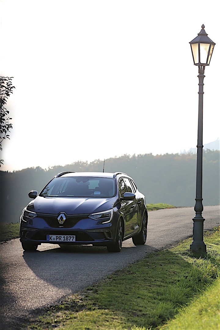 Renault Megane Estate photo 25