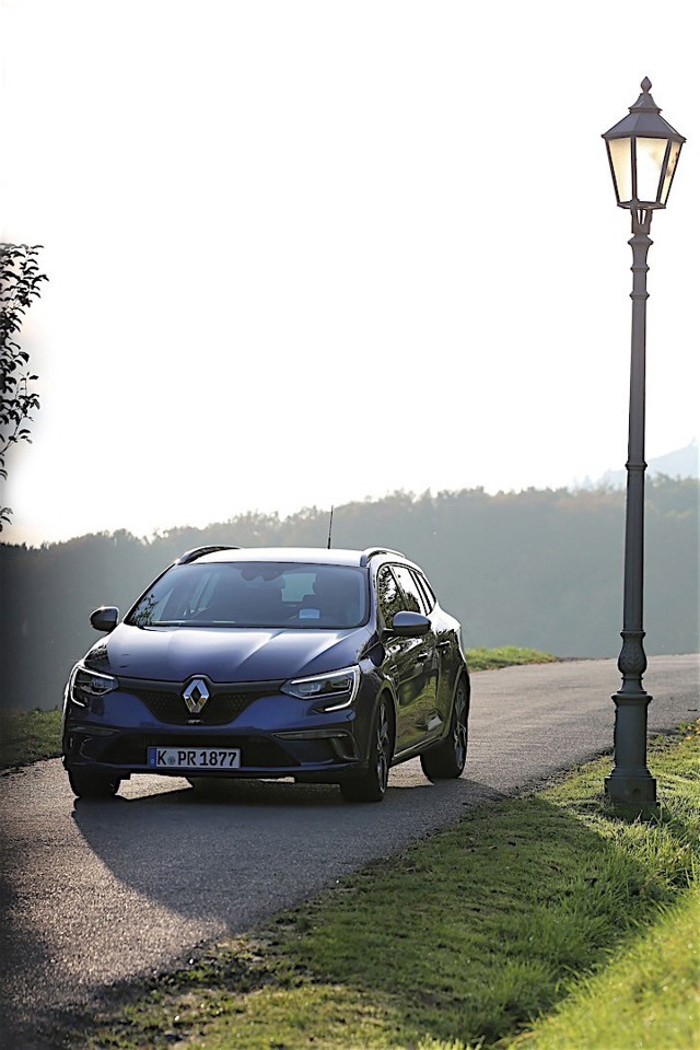 Renault Megane Estate photo 25