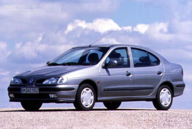 Renault Megane Sedan foto 2