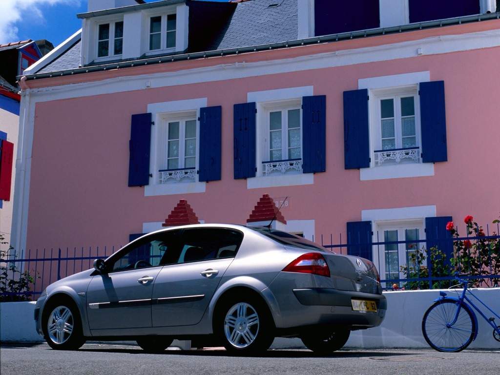 Renault Megane Sedan photo 11
