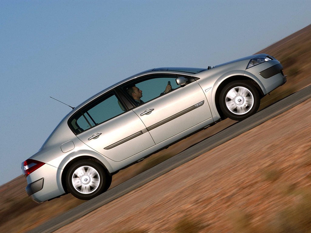 Renault Megane Sedan photo 21