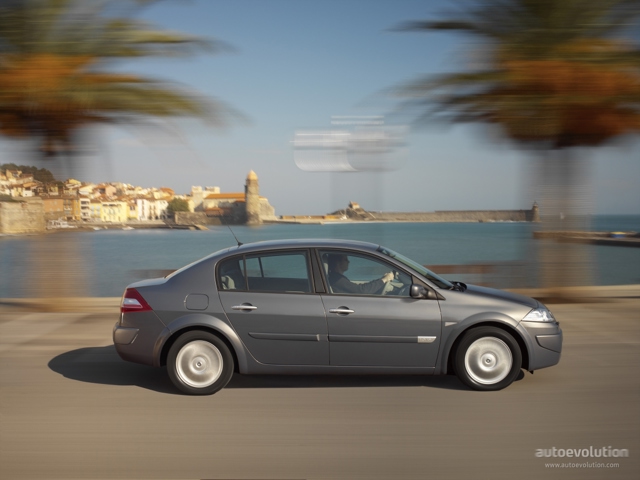 Renault Megane Sedan Foto 2