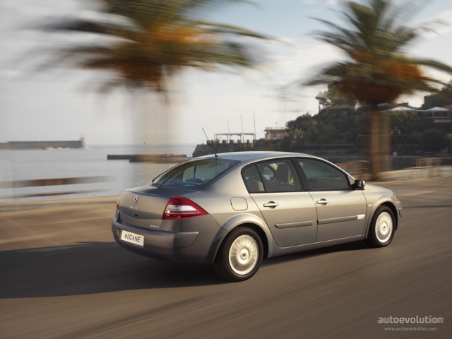 Renault Megane Sedan Foto 3